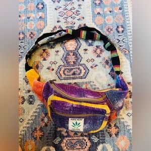 Cute burlap Fanny pack!! ☮️